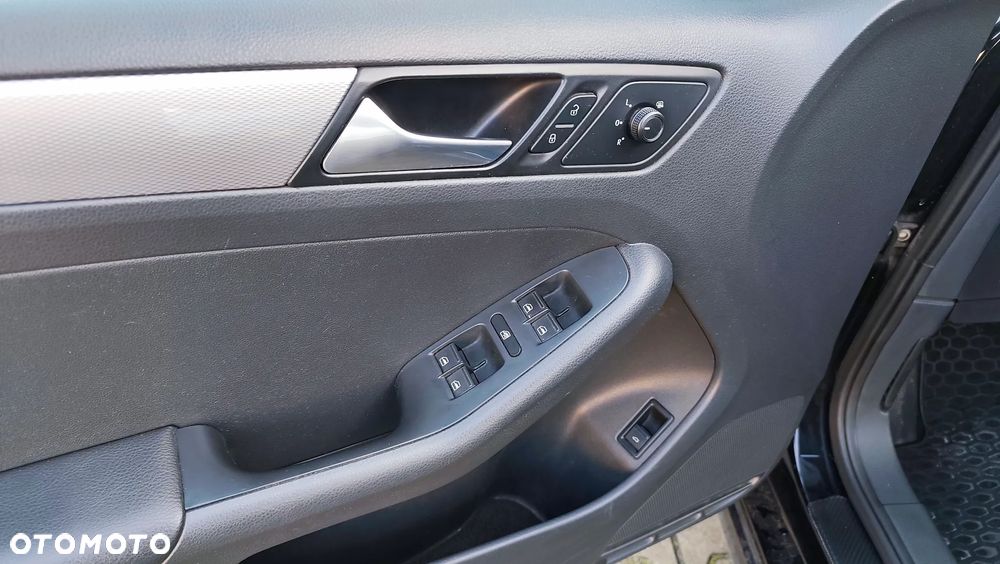 Volkswagen Jetta 2.0 TDI DPF BMT Comfortline - 17