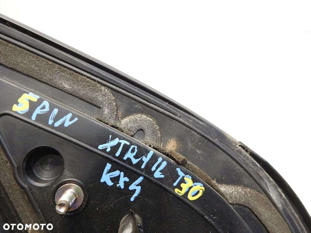 LUSTERKO LEWE 5 PIN KX4 NISSAN X-TRAIL T30 010621 - 2