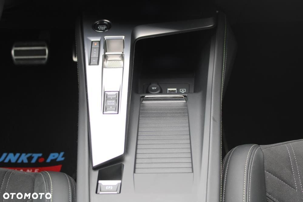 Peugeot 408 - 18