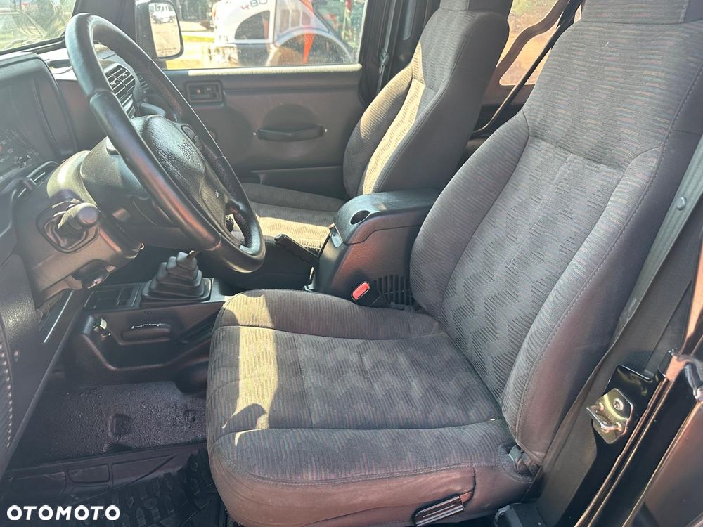 Jeep Wrangler - 11
