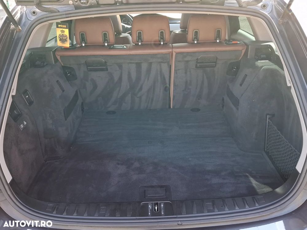 BMW Seria 3 318d DPF Touring - 15