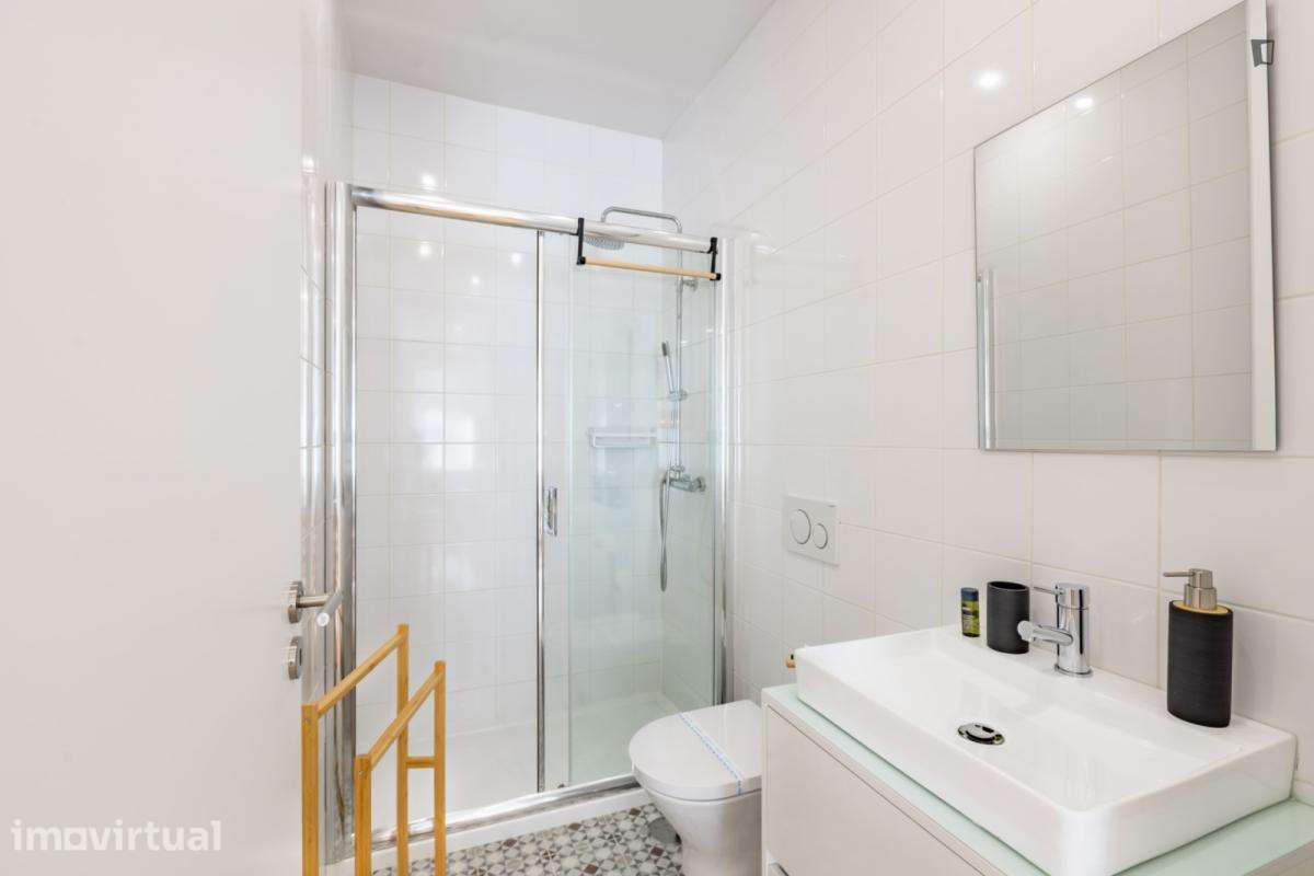 Apartamento com 1 quartos - localizado em São Nicolau Porto - Grande imagem: 2/28
