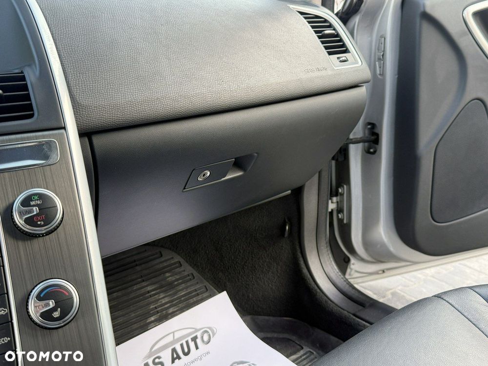 Volvo XC 60 D4 Momentum Pro - 17