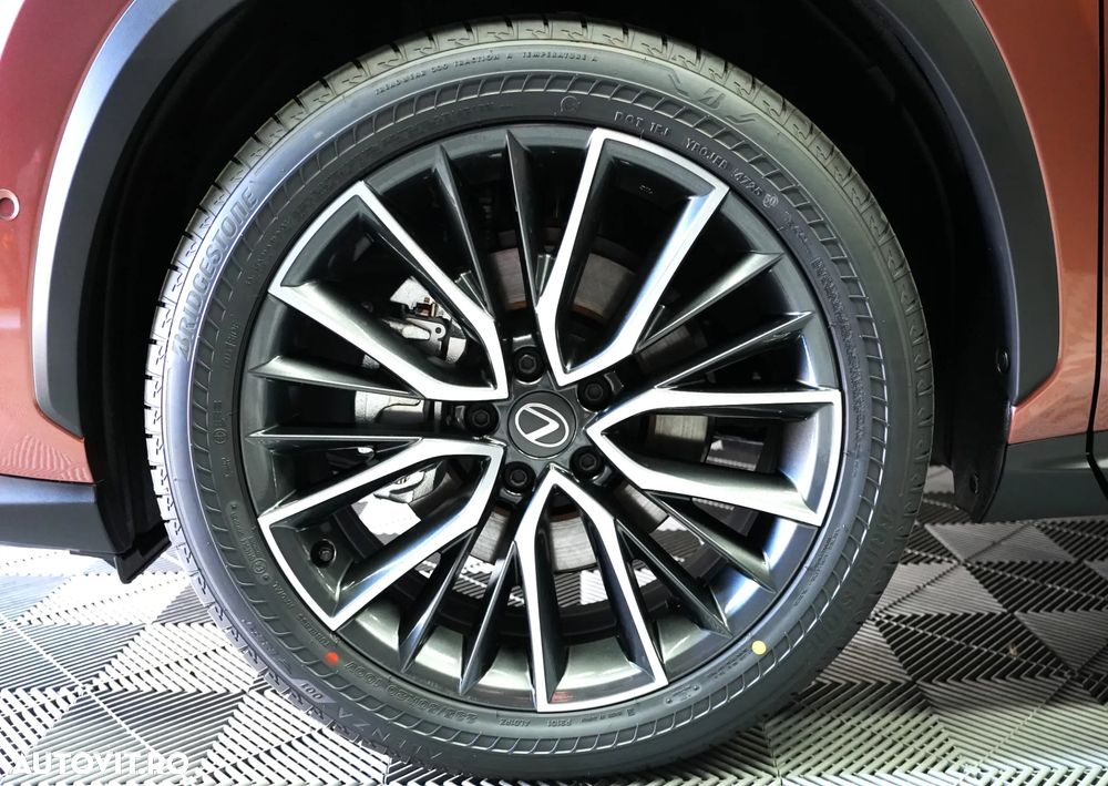 Lexus Seria NX 450h+ AWD CVT PHEV Executive - 13