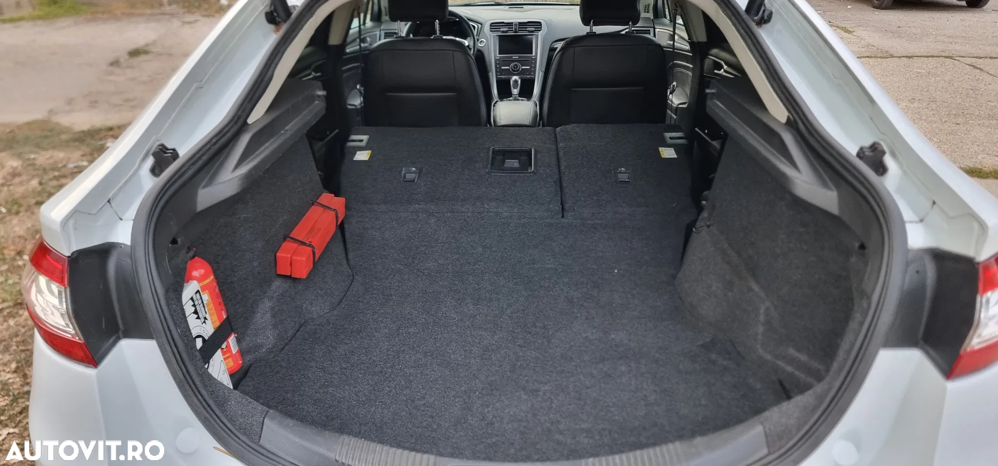 Ford Mondeo 2.0 TDCi Powershift Titanium - 36