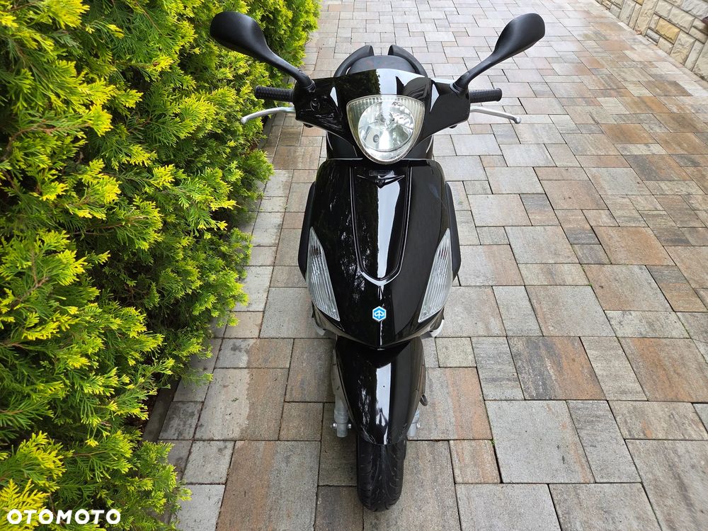 Piaggio FLY - 7