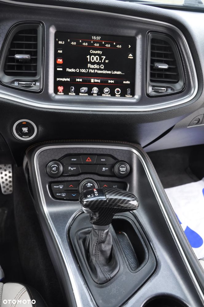 Dodge Challenger - 21