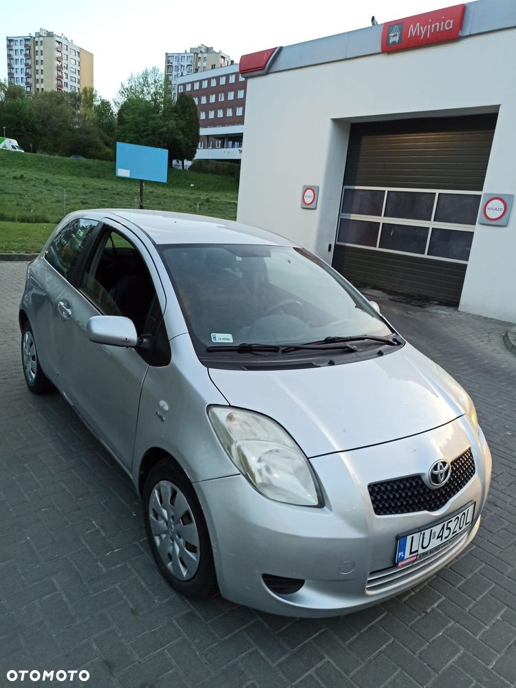 Toyota Yaris - 4