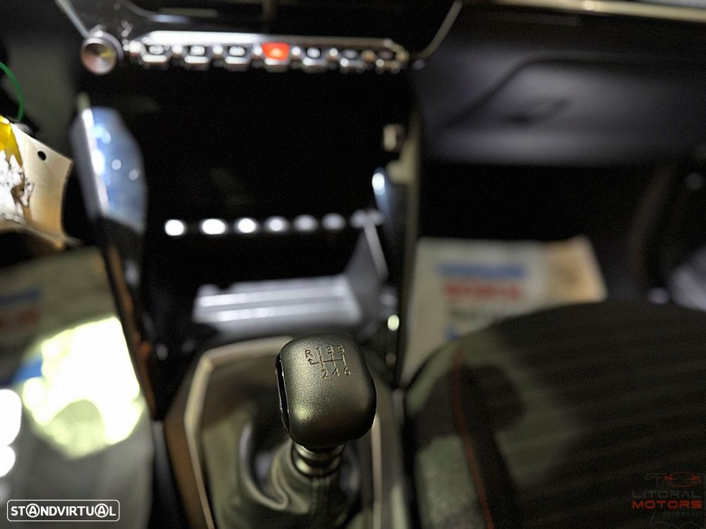 Peugeot 208 1.2 PureTech SE Style - 27