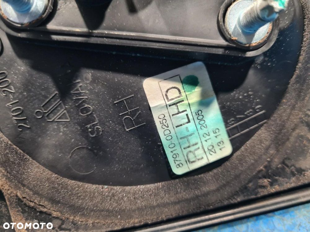 TOYOTA YARIS II LIFT LUSTERKO PRAWE 6S3 - 9