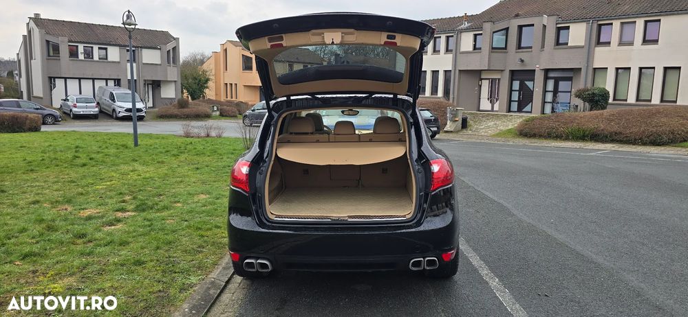 Porsche Cayenne Platinum Edition - 15