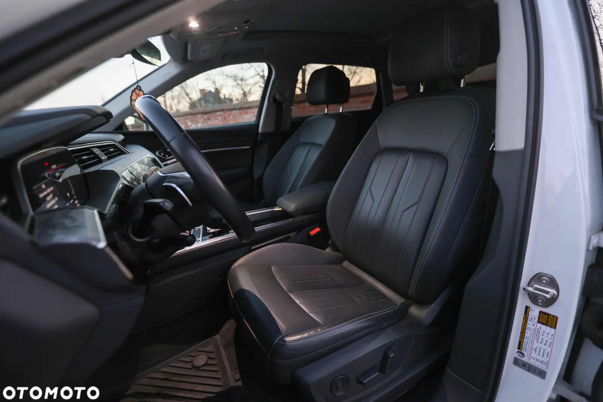 Audi e-tron 55 Quattro S Line - 24