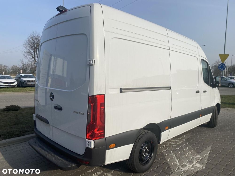 Mercedes-Benz Sprinter - 5