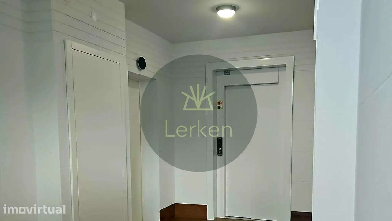 T3 Duplex seminovo com garagem e varanda | Vila Verde (Barbudos) - Grande imagem: 5/10
