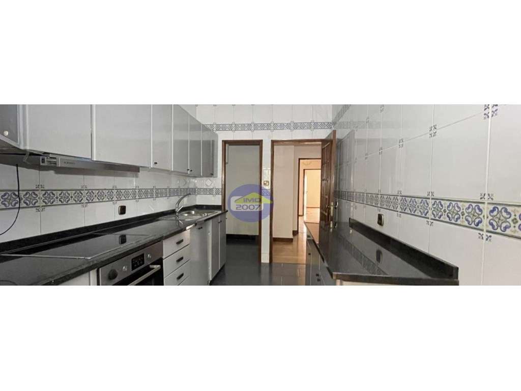 Apartamento T2 em Cedofeita - Grande imagem: 2/19