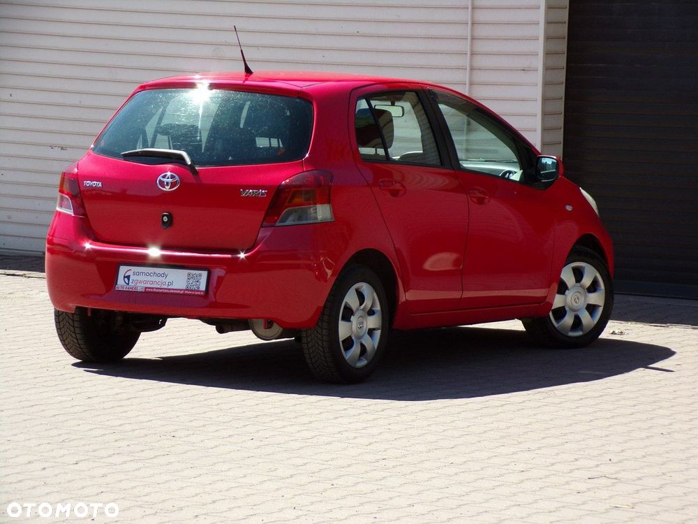 Toyota Yaris - 12