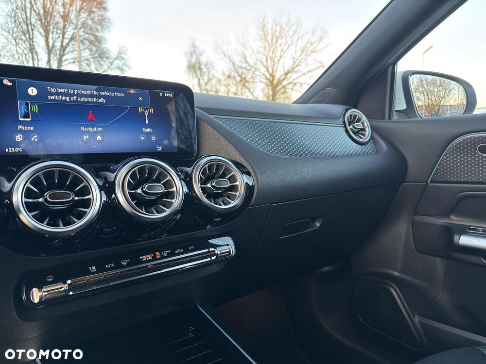 Mercedes-Benz GLA - 23