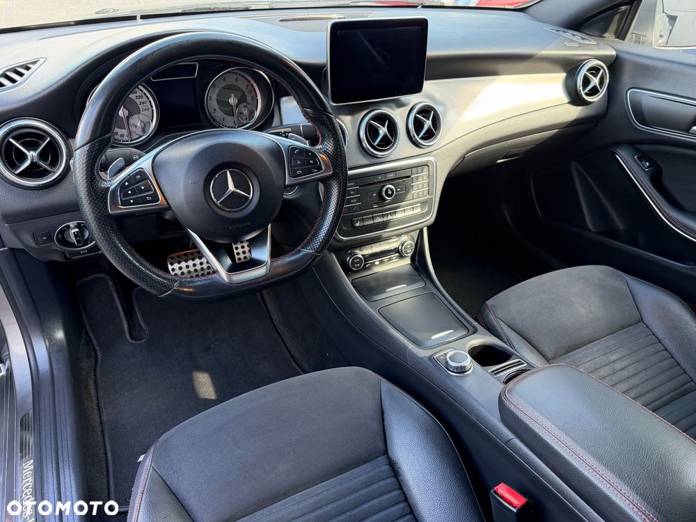 Mercedes-Benz CLA 180 7G-DCT AMG Line - 26