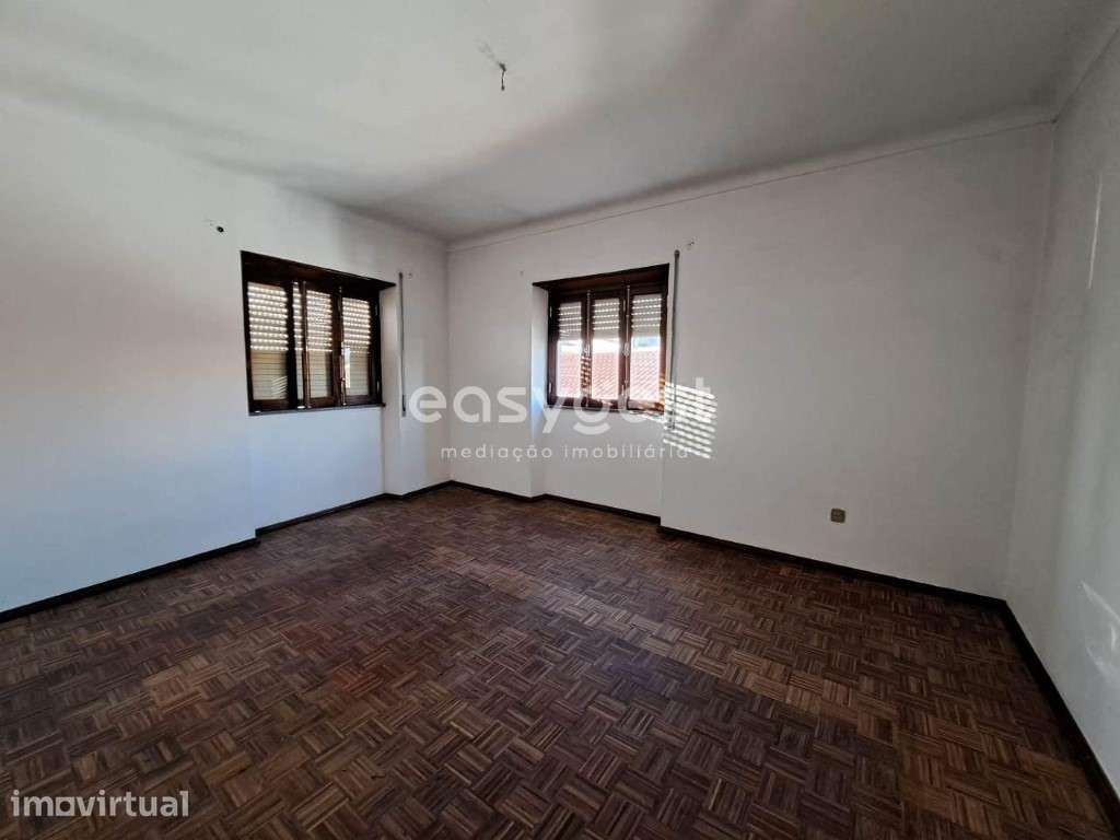 Moradia com 2 pisos com comércio localizada em Vila Nova da Baronia - Grande imagem: 3/26