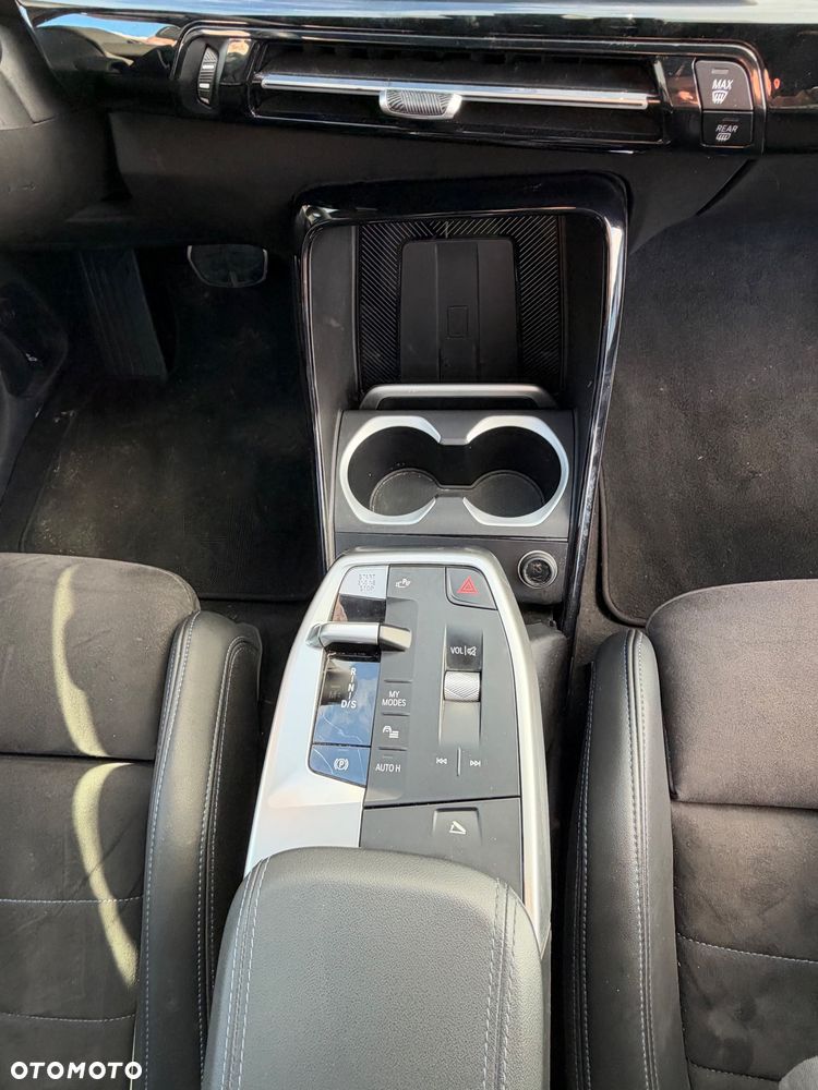 BMW X1 xDrive23i mHEV M Sport sport - 28