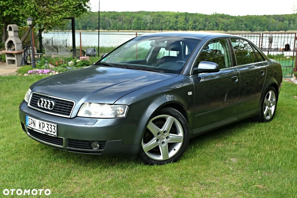 Audi A4 Limousine - 3