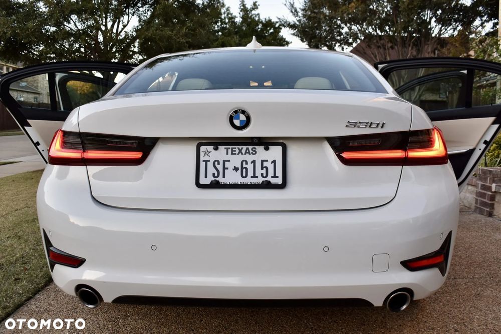 BMW Seria 3 330i M Sport - 6