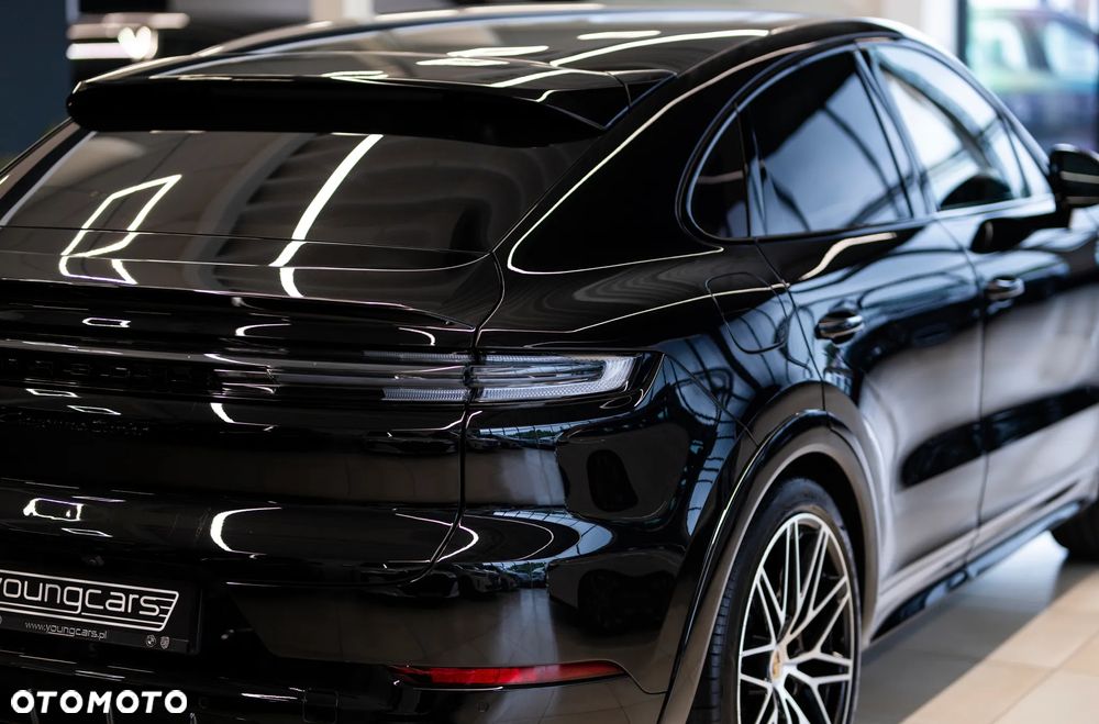 Porsche Cayenne Turbo E-Hybrid PHEV - 8