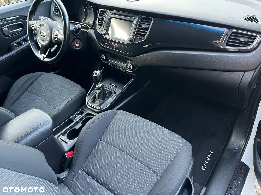 Kia Carens 2.0 GDI L 7os - 9