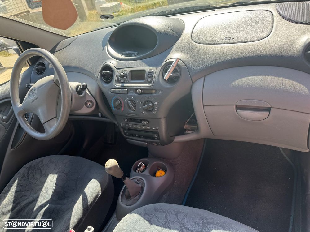 Toyota Yaris 1.0 Base - 5