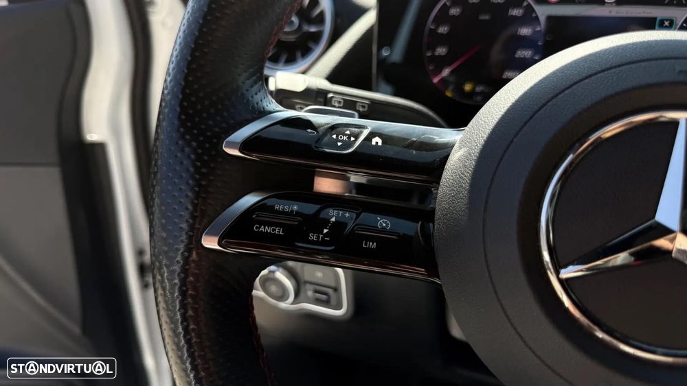 Mercedes-Benz GLA 180 d AMG Line - 14