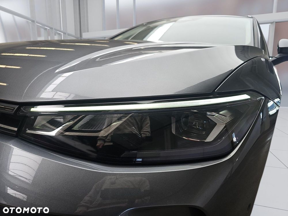 Volkswagen Passat - 33