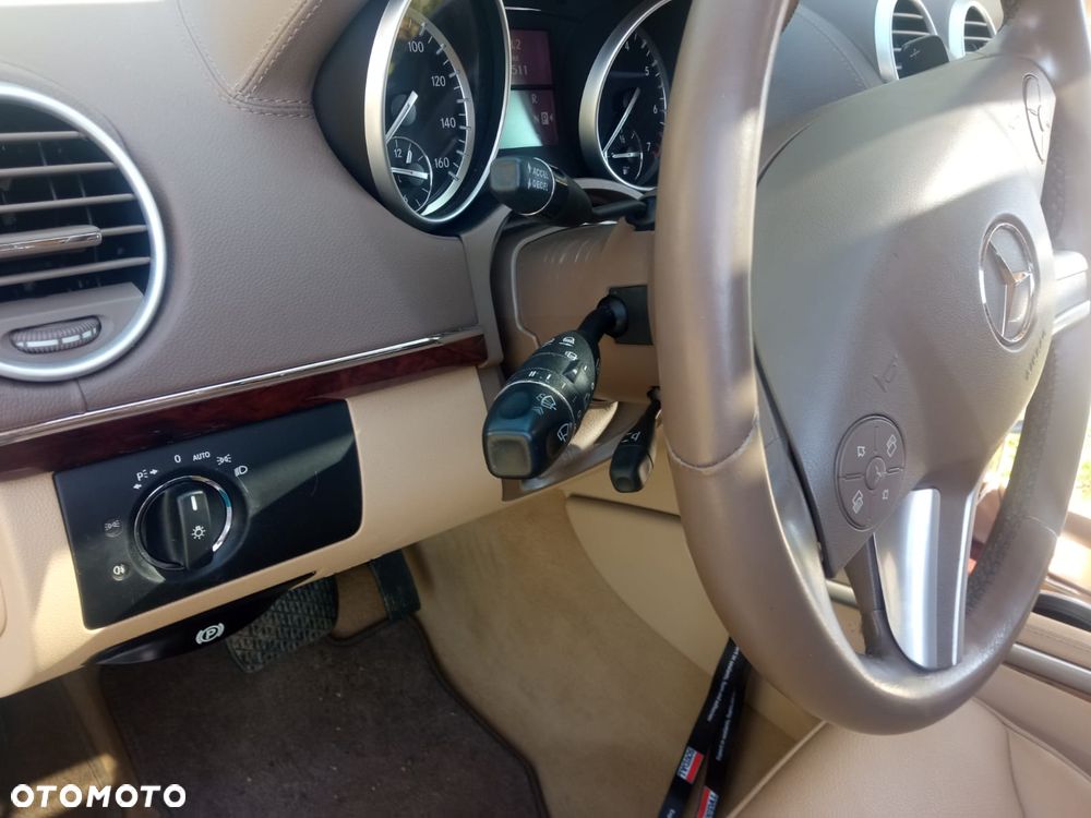 Mercedes-Benz GL - 28