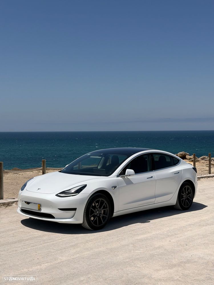 Tesla Model 3 - 1