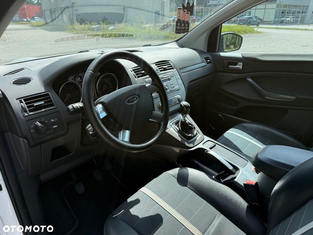 Ford Kuga 2.0 TDCi 2x4 Titanium - 5