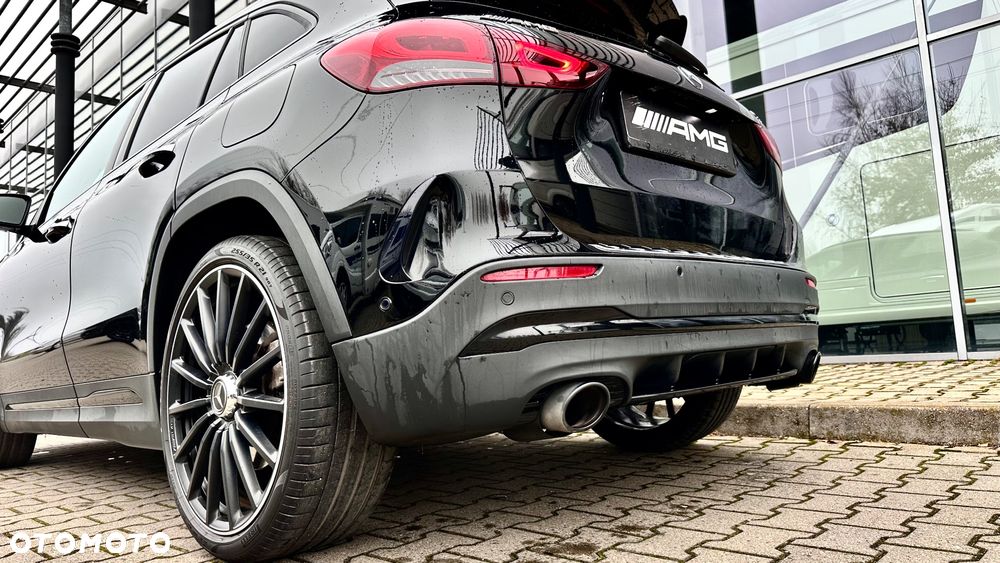 Mercedes-Benz GLA - 32