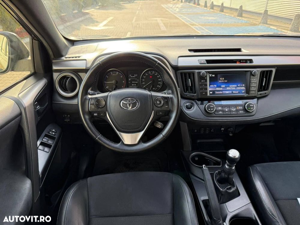 Toyota RAV4 2.0 D-4D 2WD Executive - 6