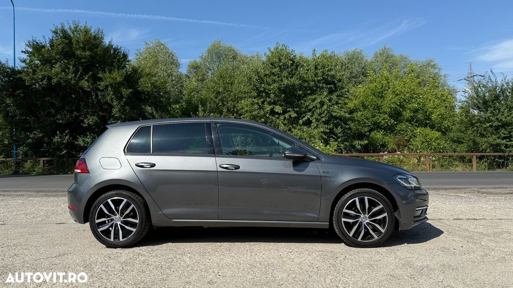 Volkswagen Golf - 1