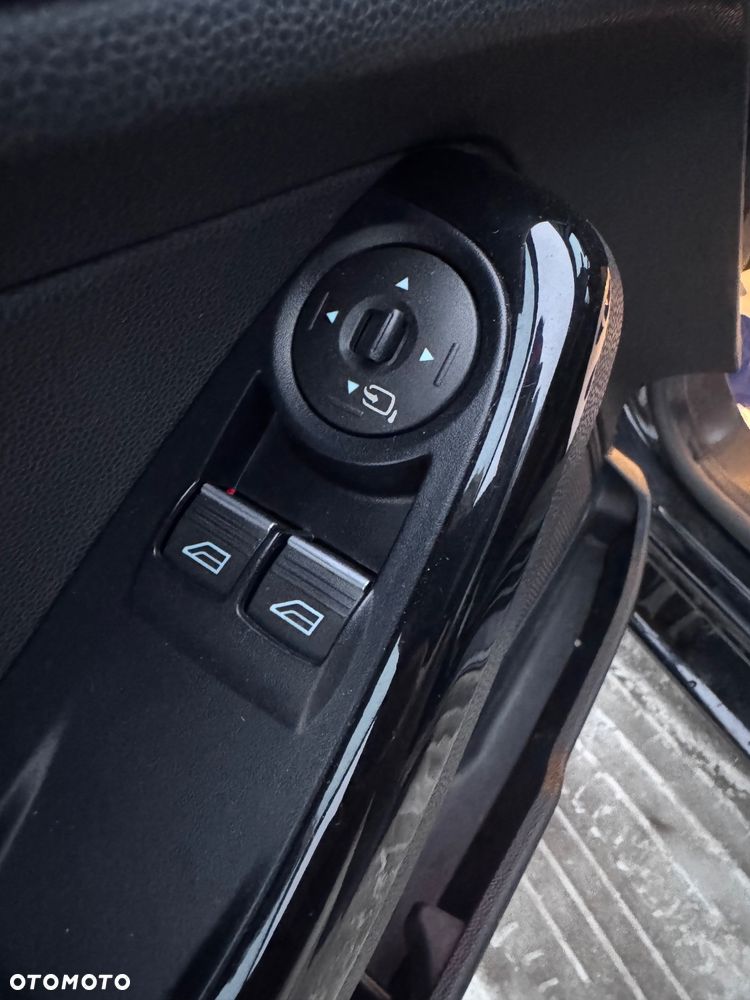 Ford Fiesta 1.0 EcoBoost Trend - 20