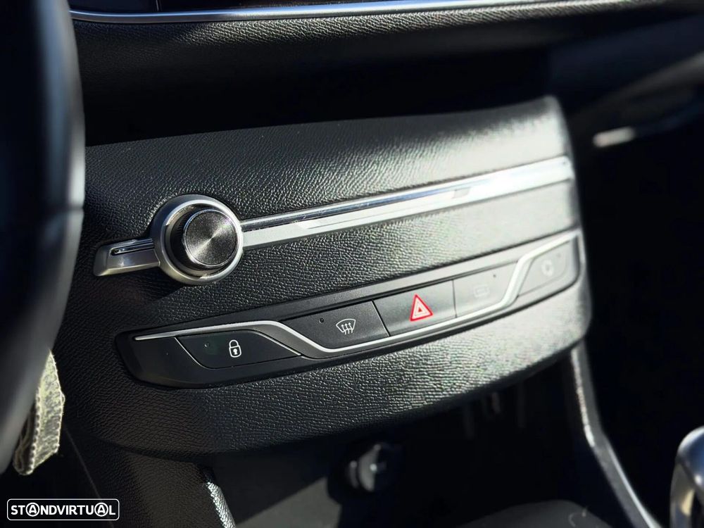 Peugeot 308 SW 1.5 BlueHDi Active J17 - 26