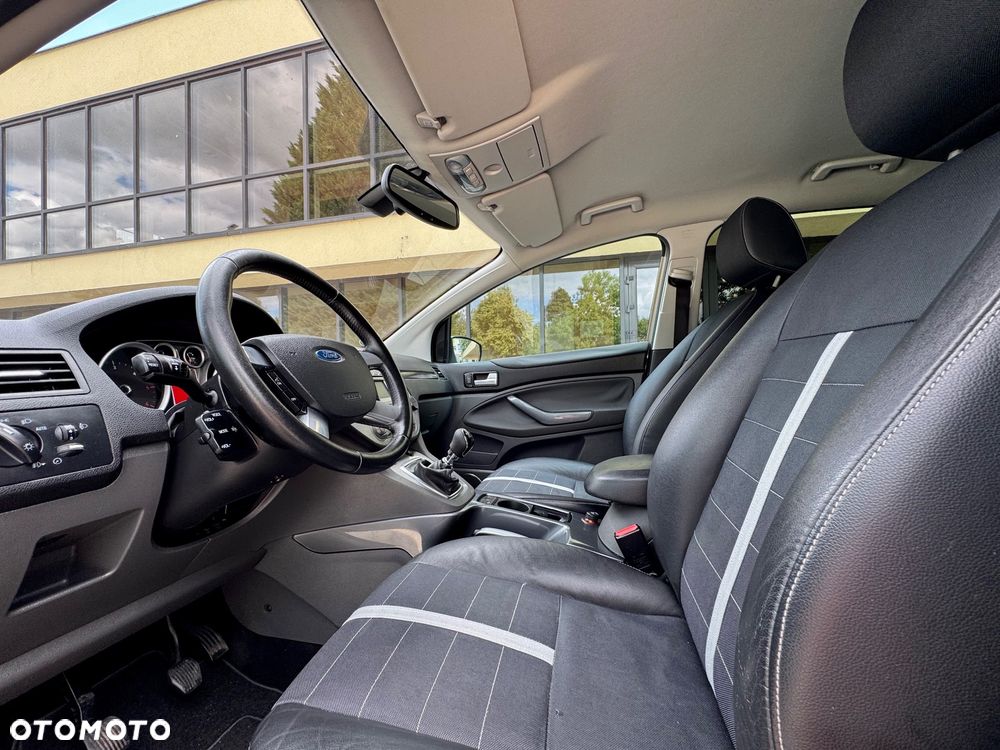 Ford Kuga 2.0 TDCi 4x4 Titanium - 12