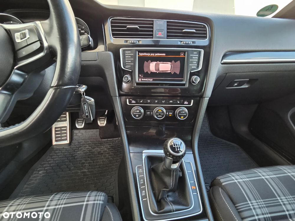 Volkswagen Golf 2.0 TDI BMT GTD - 23