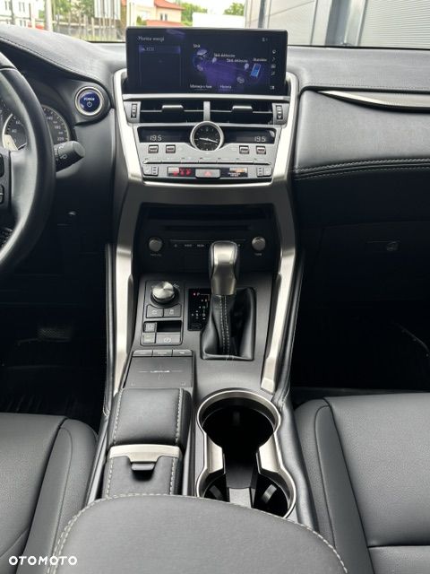 Lexus NX 300h F Impression AWD - 25