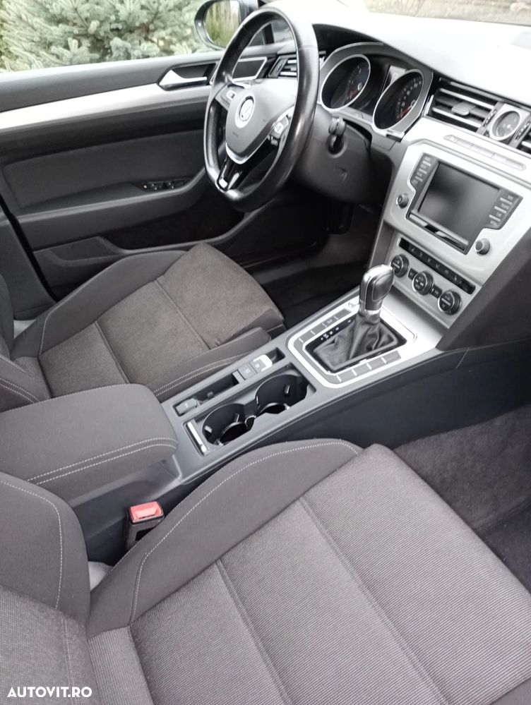 Volkswagen Passat - 10