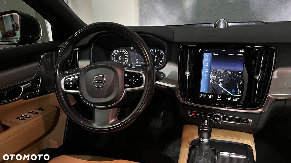 Volvo V90 D3 Momentum Pro - 15