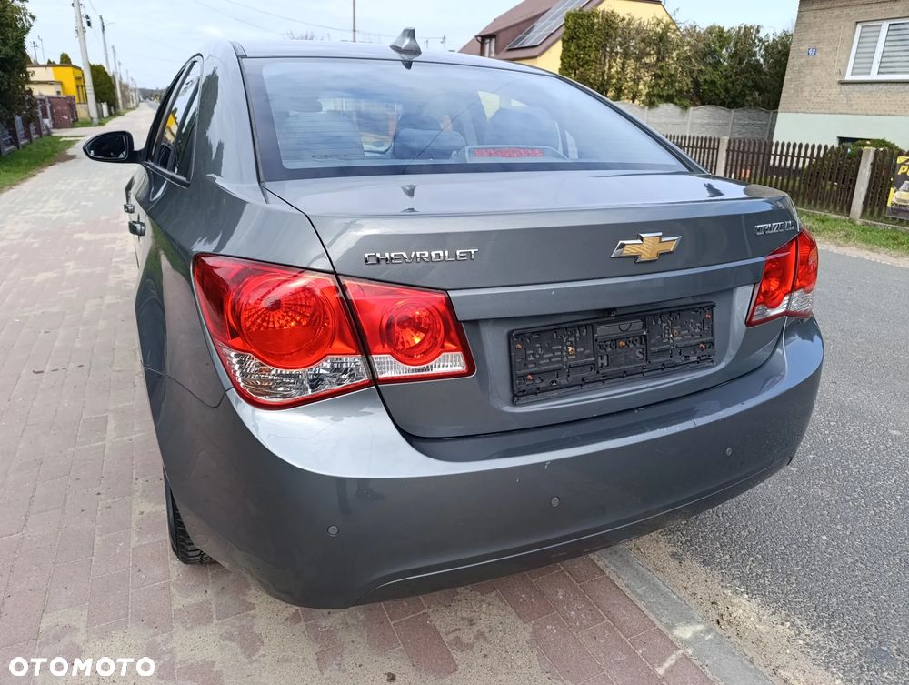 Chevrolet Cruze 1.6 LS - 13
