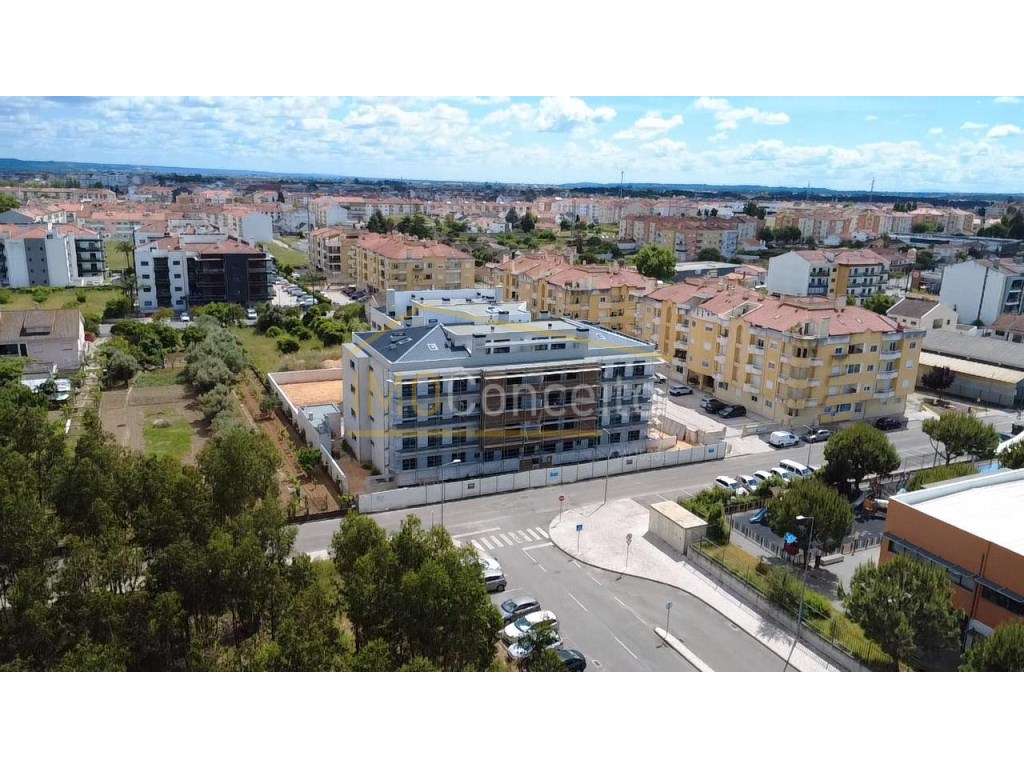 Apartamento T3 R/c - TERRAÇO - Condo. Piscina Box - Entroncamento - Grande imagem: 3/29