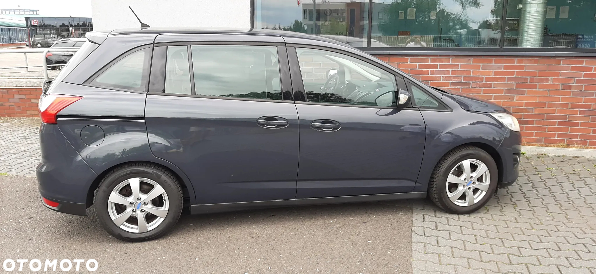Ford Grand C-MAX - 12