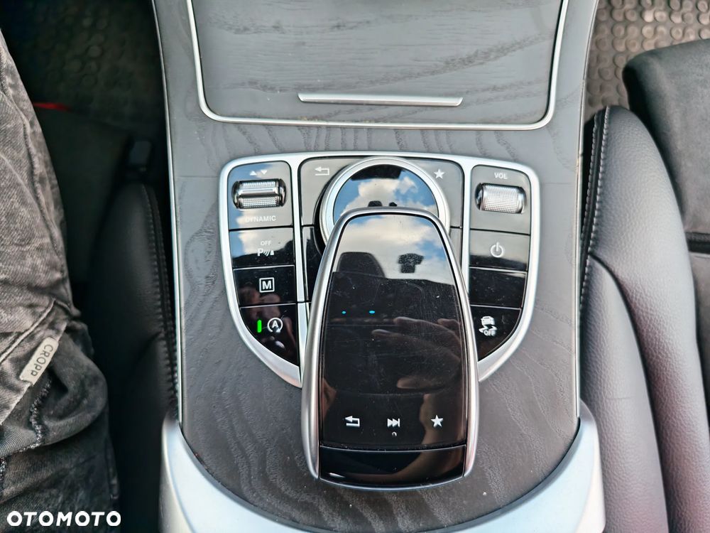 Mercedes-Benz GLC - 19