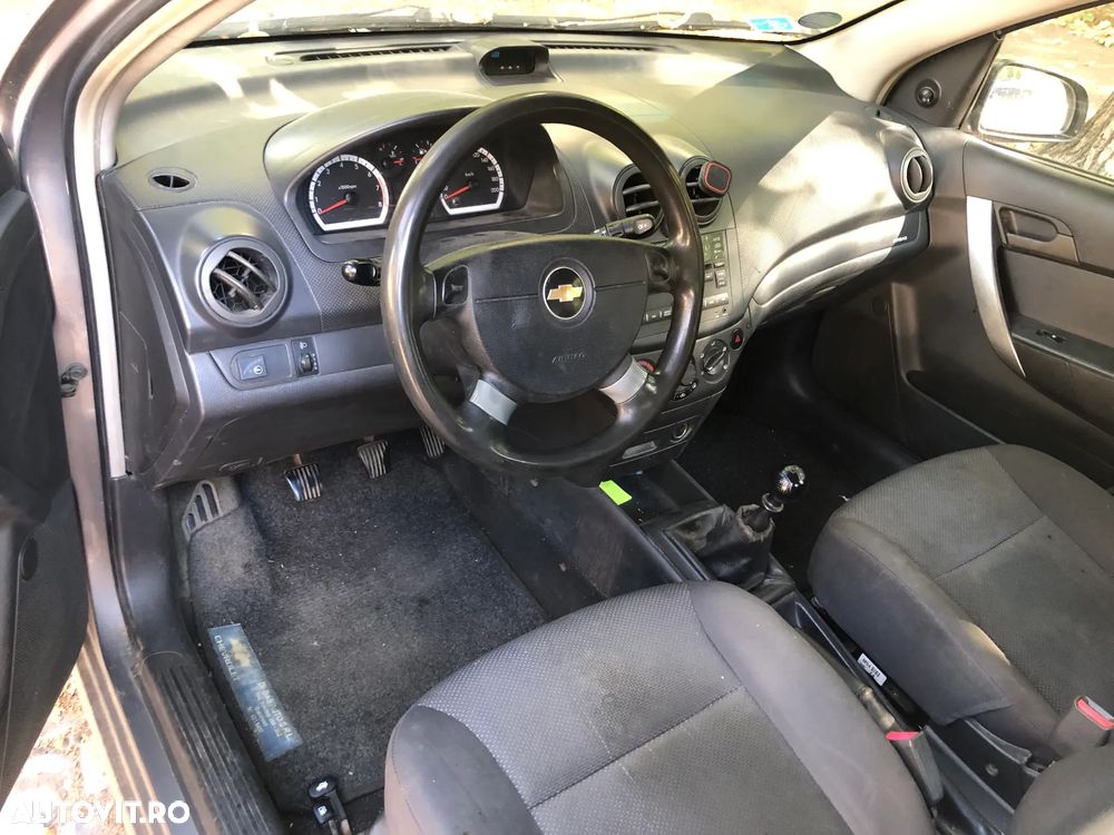Dezmembrez Chevrolet Aveo 1,4 benzina gri 2010 - 7