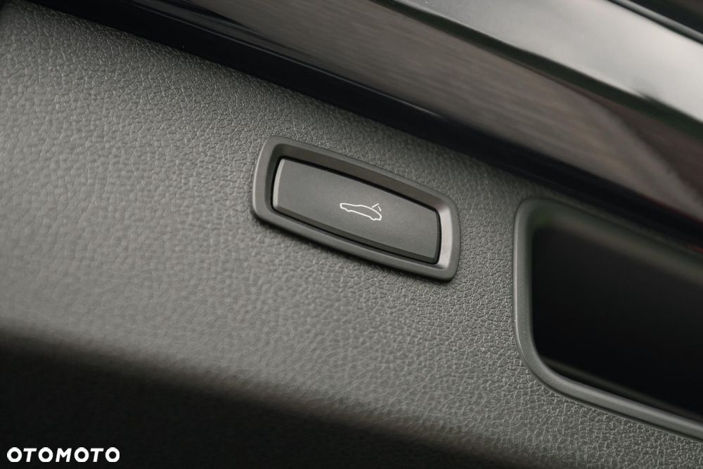 Porsche Macan Turbo - 39